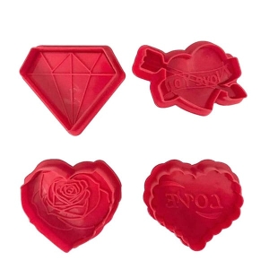 Forme din plastic, decupatoare model Love