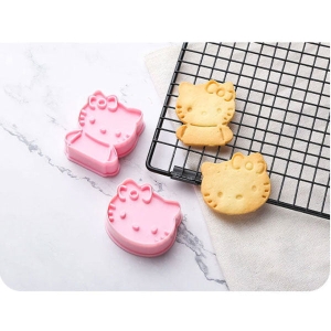 Forme pentru prajituri, model "Hello Kitty"