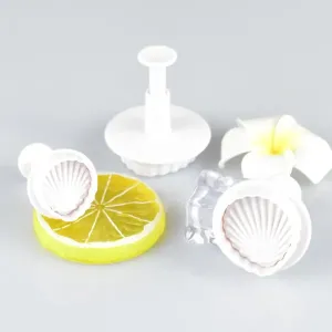 Decupatoare din plastic, model "Scoica"