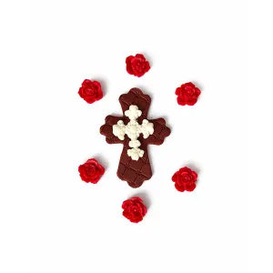 Decoratiuni din pasta de zahar - Cruce si trandafiri rosii