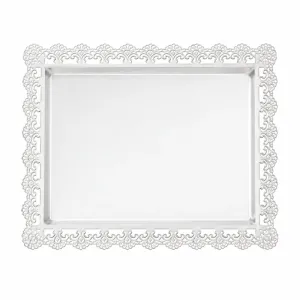 Platou din metal cu dantela alb, 30x20 cm