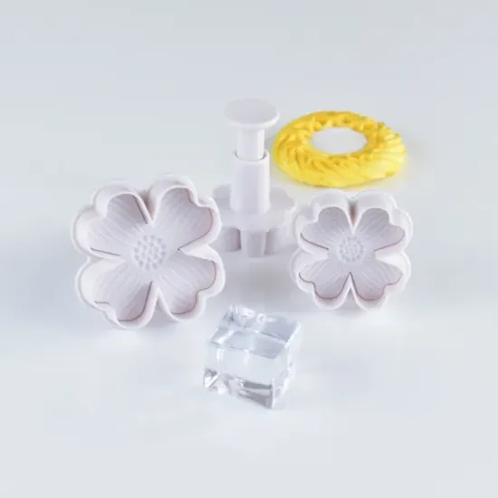 Decupatoare din pastic, model "Flori cais"