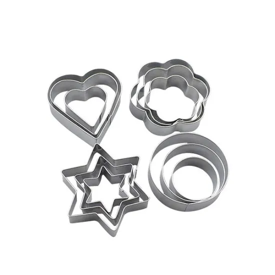 Set de 12 decupatoare metalice, cu 4 forme geometrice