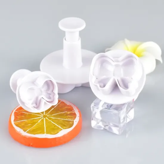 Decupatoare din plastic, model "Fundite"