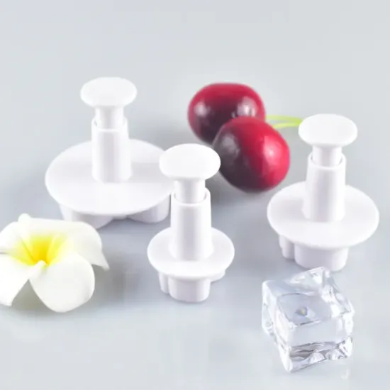 Decupatoare din plastic, model "Fundite"