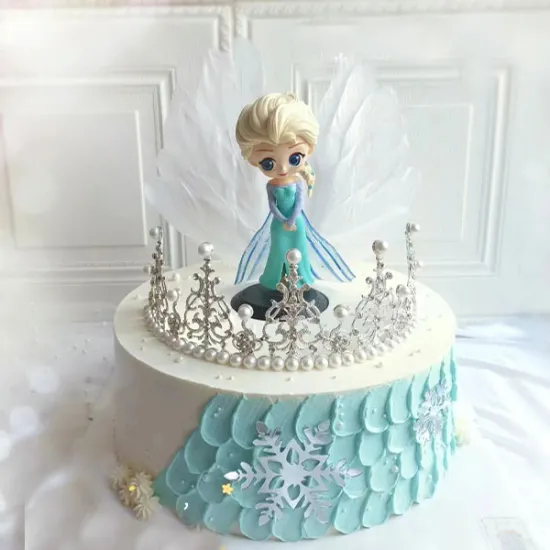 Tiara / coronita argintie din aliaj cu strasuri si perle - 17*7.3 cm