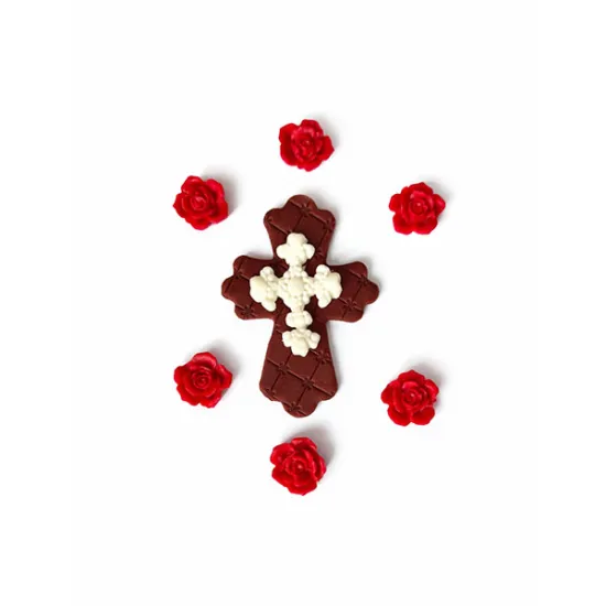 Decoratiuni din pasta de zahar - Cruce si trandafiri rosii