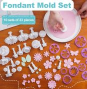 set cu 33 de decupatoare din plastic